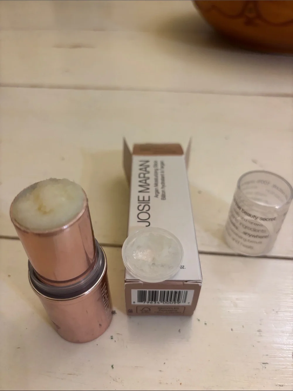 JOSIE MARAN Argan Moisturizing Stick in Rose Gold Metallic